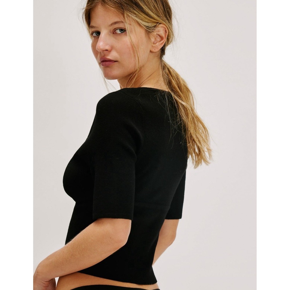 Free People Teagan Swit Top Women Size XS Short Sleeve Deep V Crop Black NEW - Picture 3 of 12